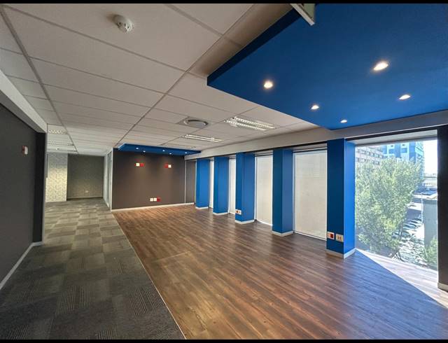 386.50M² BUILDING TO LET IN FORESHORE